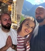 Alex Marcu, soțul Teodorei este distrus de durere. Cum a fost surprins lăngă sicriul soției sale