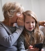 Când „nu-i spune lu' mami” devine o problemă gravă! Greșeala încă des întâlnită de bunicii din zilele noastre