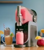 Ninja SLUSHi aduce gustul verii în bucătăriile românilor: aparatul de granita care a cucerit UK ajunge oficial și în România