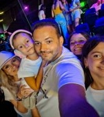 Mihai Morar, cel mai mândru tătic. Gemenele au încheiat clasa a X-a cu media 10 și micuța Roua a terminat grădinița