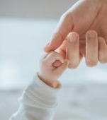 Atașament sigur: ce este și cum îl construiești în primii ani?