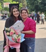 Eliza, singura elevă cu media 10 la Bacalaureat din Prahova. A făcut zilnic naveta, mergând 50 de km dus-întors