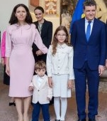 Nicușor Dan, prima deplasare externă alături de familie. Cum au fost surprinși Antim, Aheea și Mirabela Grădinaru în timpul vizitei în Austria