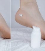 Crema cu uree: beneficii pentru piele