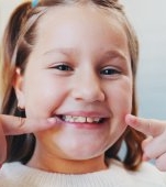 Gingii inflamate la bebeluși: cauze, simptome și tratament