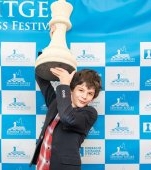 Vladimir Sofronie este un geniu al șahului la numai 12 ani. Arată că performanța nu are vârstă și se „bate" pe tabla de șah cu marii maeștri din lume