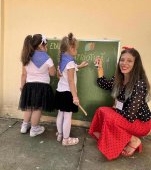 Copiii de la o grădiniță din Satu Mare au fost îmbrăcați ca „șoimii patriei" și „pionieri" în prima zi a anului școlar