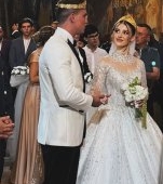 Ivona, fiica lui Mugur Mihăescu s-a căsătorit religios cu alesul inimii ei. Imagini de colecție de la nuntă
