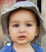Iosif, băiețelul de 3 ani ucis de haita de câini a fost condus pe ultimul drum. Mama lui și-a strigat durerea cu ultimele puteri înainte să cadă în genunchi