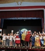 Elevii români ocupă locurile fruntașe la olimpiadele din lume! Au adus acasă 4 medalii de aur și 3 de argint la Olimpiada Internațională de Engleză