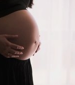 O minoră de 13 ani însărcinată cu iubitul de 19 ani a fost la un pas de moarte. A fugit din centrul de plasament pentru a locui cu tânărul