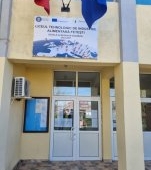 Caz tulburător la un liceu din Fetești. O elevă cu handicap a fost agresată de două colege, ajungând în spital timp de 4 zile. Agresoarele au primit ordin de restricție