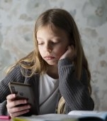 Temele elevilor făcute cu inteligența artificială? Ce spun profesorii