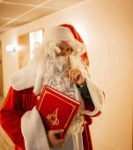 Copilul tău vrea să-l cunoască pe Moș Crăciun? Cât te costă o vacanță în Laponia