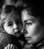 Sunt o mamă oribilă dacă îmi exclud copilul mort atunci când mă întreabă cineva câți copii am?