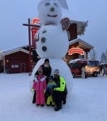 Andreea Ibacka și Cabral, vacanță superbă cu copiii în țara lui Moș Crăciun. "Laponia e o stare, nu doar o destinație. E despre familie"