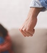 Bătaia "e ruptă din Rai" și în 2026? Curtea de Apel Iași a validat bătaia ca metodă de pedeapsă împotriva unui minor