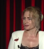 Aleona, mamă a patru copii din Moldova a văzut moartea cu ochii în căsnicia cu soțul abuziv. “În a 6-a lună, soțul mi-a impus să întrerup sarcina. M-a bătut cu masa în cap până am văzut moartea”