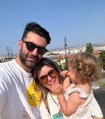 „Bună ziua, bună ziua", primul video de vacanță al fiicei lui Smiley. Ce voce adorabilă are Josephine