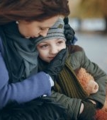 Am adoptat copilul de 4 ani al unei femei de pe stradă și l-am iubit ca pe al meu. După 14 ani am descoperit un adevărat tulburător