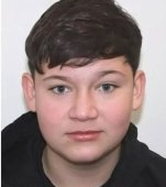 Un copil de 15 ani a fost ucis de un alt adolescent de 15 ani și unul de 13 ani. A fost găsit îngropat în curtea casei