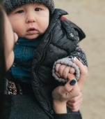 Soacra mea m-a dat afară din casă cu bebelușul la 2 zile după moartea soțului meu. Nu i-a păsat că și-a lăsat propriul nepot pe stradă, dar apoi mi-a cerut să o iert