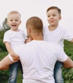 Mi-am crescut singur gemenii după ce soția ne-a abandonat. A apărut iar în viața noastră după 17 ani și nu mi-a venit să cred ce a cerut