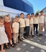 Elena are 37 de ani și este mama a 12 copii, dar oamenii o pun la zid pentru asta. „Am născut 12 copii, dar mi-am dorit 17. Oamenii ne critică pentru că suntem baptiști”