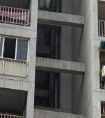 Trei copile de 12, 14 si 16 ani au murit după ce s-au aruncat de la etajul nouă. Părinții le-ar fi confiscat telefoanele