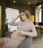 „Nu mă simt fericită tot timpul.” Confesiunile femeilor care trăiesc sarcina diferit decât și-au imaginat