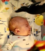 De ce se trezesc bebelușii atât de des noaptea în primul an de viață