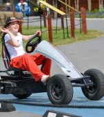 Karturile electrice pentru copii și primele experiențe de condus în siguranță