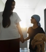 „Ni s-a spus că nu va trăi.” Ce traumă emoțională se declanșează în inima unui părinte când află că nu-și poate salva copilul