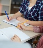 „A devenit o problemă majoră pentru elevi să identifice un verb într-o frază", avertismentul dur al unei profesoare de română