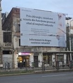 Prima reacție a Colegiului Medicilor după apariția panourilor „anticezariană" din București. „Dezinformarea în sănătate nu reprezintă simple opinii”