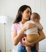 Regurgitația și refluxul gastroesofagian la bebeluși: ce poți face pentru a-l ajuta să se simtă mai bine