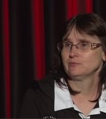 „M-am născut în urma unui viol. Mama nu m-a acceptat, iar părinții adoptivi m-au alungat din casă”, povestea tragică a Larisei