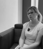 „Amanta soțului a rămas gravidă și am fost nevoită să părăsesc casa cu 2 copii mici”. Silvia a aflat pe propria piele că viața poate bate filmul