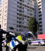 Trei copii de 3, 4 și 6 ani victime într-o tragedie cumplită. Mama lor s-a aruncat de cu ei de la etajul 13