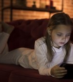 Nouă fetițe au fost la un pas de tragedie după ce au fost atrase într-o capcană pe internet. Au fost abordate de niște bărbați pe o platformă de jocuri