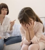 Specialiștii avertizează: fraza pe care mulți părinți o spun zilnic poate afecta stima de sine a copilului