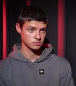 „Tata a decedat și mama s-a apucat să consume alcool. Eram bătut, dormeam în stradă, mâncam și mă îmbrăcam de la gunoi. Am rămas pe drumuri și orfan”