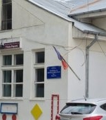 „Vierme, handicapat, turbat”. Tatăl unui băiețel de 4 ani din Pașcani a înregistrat-o pe educatoarea fiului cu un microfon ascuns în ghiozdan