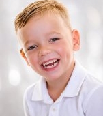 Un băiețel de 5 ani a murit după ce medicii l-au diagnosticat cu gripă, deși avea streptococ. Nu-și mai putea simți picioarele