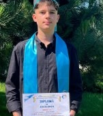 Povestea lui Petru, singurul elev din Prahova care a luat 10 la Evaluarea Nationala. Este pasionat de șah si fotbal