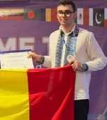 Teodor, un tânăr de numai 17 ani, olimpic internațional la chimie, a ajuns să fie premiat la Harvard. „A fost aplaudat, în mod special, la scenă deschisă și a primit o medalie de argint"