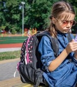 Studiu: Elevii cu acces la rețelele de socializare la 11-12 ani au note mai mici la unele materii
