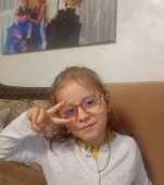 „De ce ai plecat și ne-ai lăsat singuri". Rebeca, o fetiță de numai 6 ani a sfârșit tragic la Moinești
