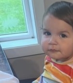 Eroină la doar 8 ani! O fetiță și-a salvat sora de 2 ani după ce mașina în care se aflau a fost furată de sub ochii tatălui lor
