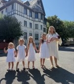 Mama e tot mama! Laura Cosoi își alăptează fiica cea mică la Gala „Nu există nu se poate". „Am venit cu Nina pentru că alăptez"